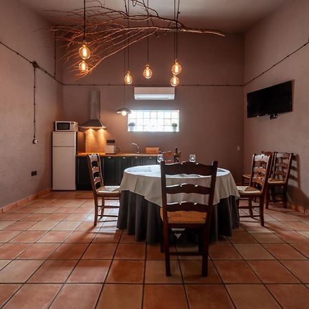 Bodega Andres Iniesta Con Visita Y Cata Villa Fuentealbilla Room photo
